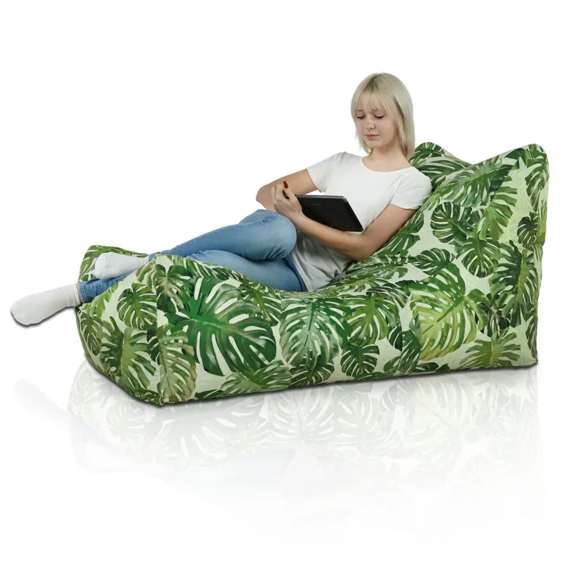 Outdoor Lounge Sessel im Dschungelstil für entspannte Stunden im Garten