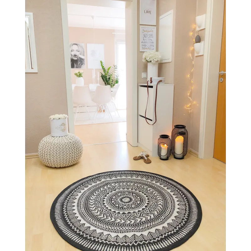 Schwarzer Sisal Teppich, modern und elegant für zeitgenössische Räume