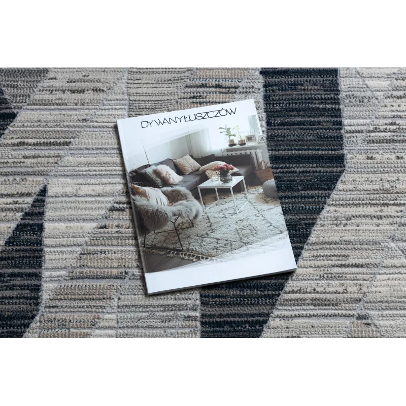 Moderner Teppich REBEC in Dunkelblau und Creme, stilvolles Design für Wohnräume