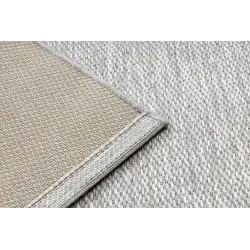 Weicher Sisalteppich aus natürlichen Materialien, ideal für Schlafzimmer