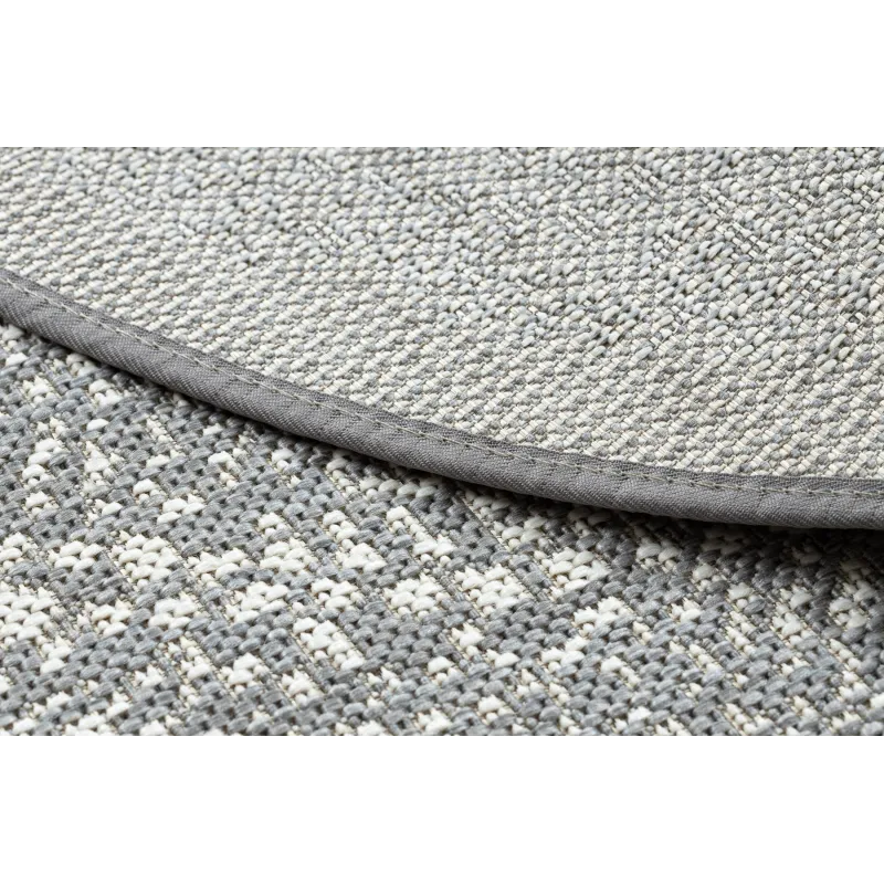 Flachgewebter Sisal Teppich mit glatter Oberfläche, ideal für moderne Designs