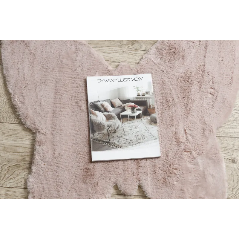 SHAPE 3150 Schmetterling Teppich in sanftem Rosa, perfekt für Wohnräume