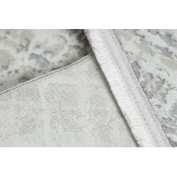Weicher Teppich mit strukturierter Oberfläche, ideal für Wohn- oder Schlafzimmer