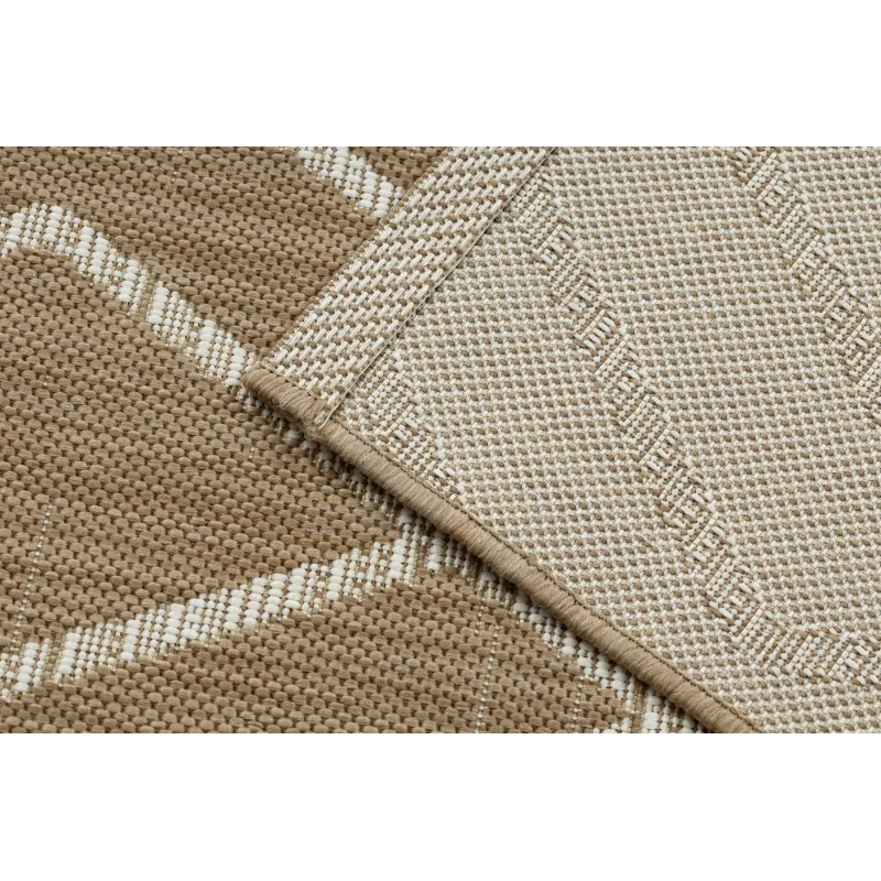 Robuster Sisal Teppich in geometrischem Design, ideal für Wohnräume