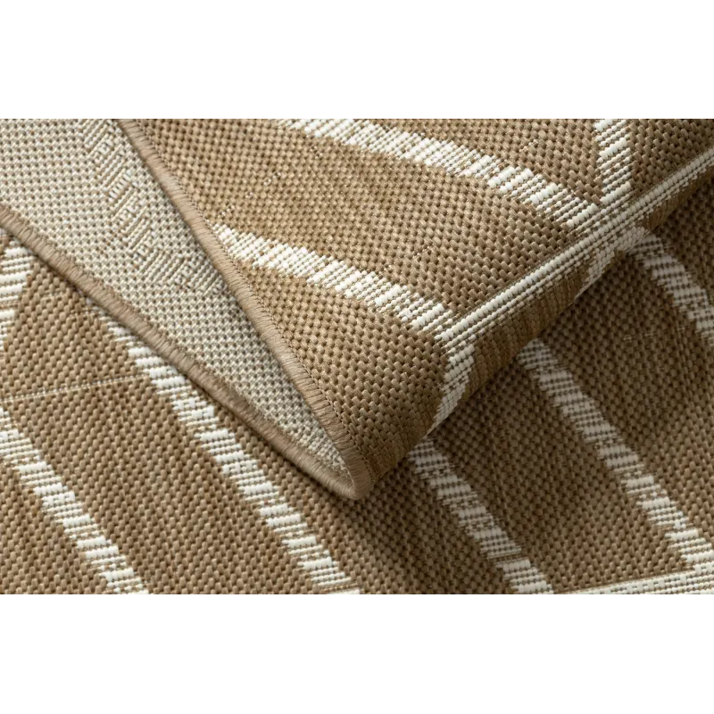 Sisal Teppich in geometrischem Stil, perfekt für Garten oder Terrasse